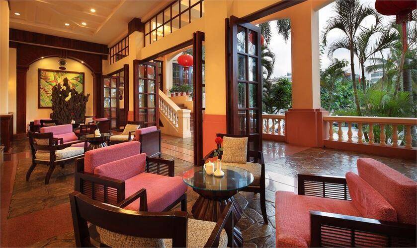 Golden Phoenix Seaview Hotel