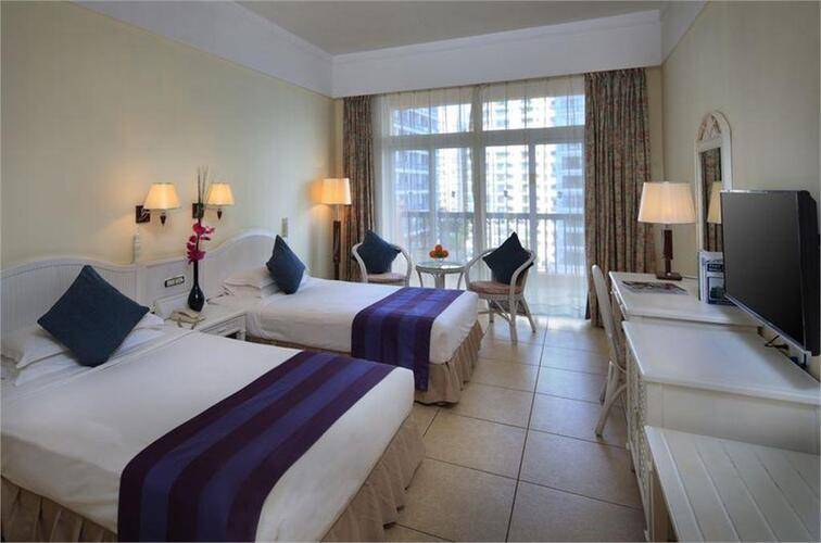 Golden Phoenix Seaview Hotel