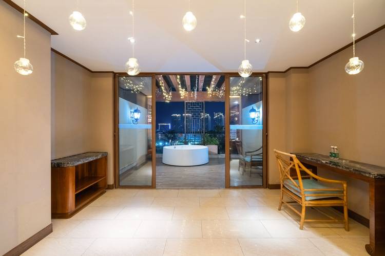 Four Season Ocean Courtyard Hotel