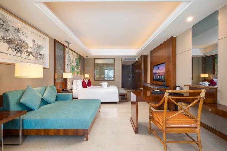 Four Season Ocean Courtyard Hotel