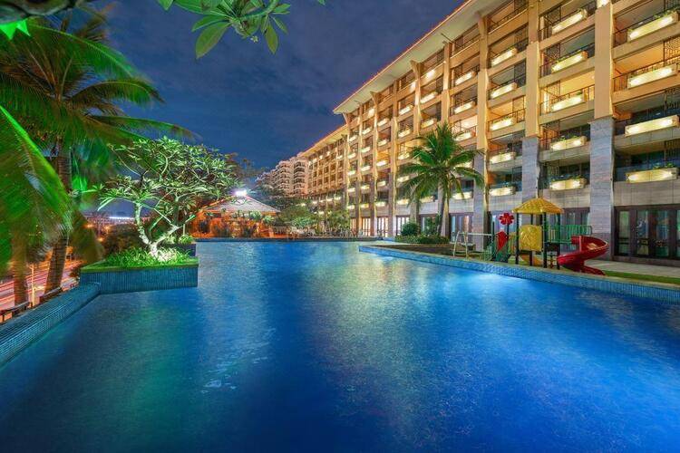Four Season Ocean Courtyard Hotel