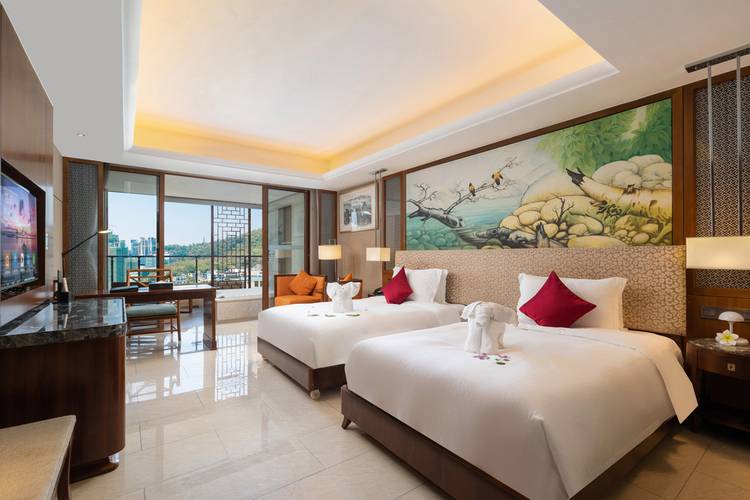 Four Season Ocean Courtyard Hotel
