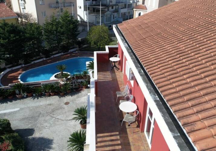 Villa L