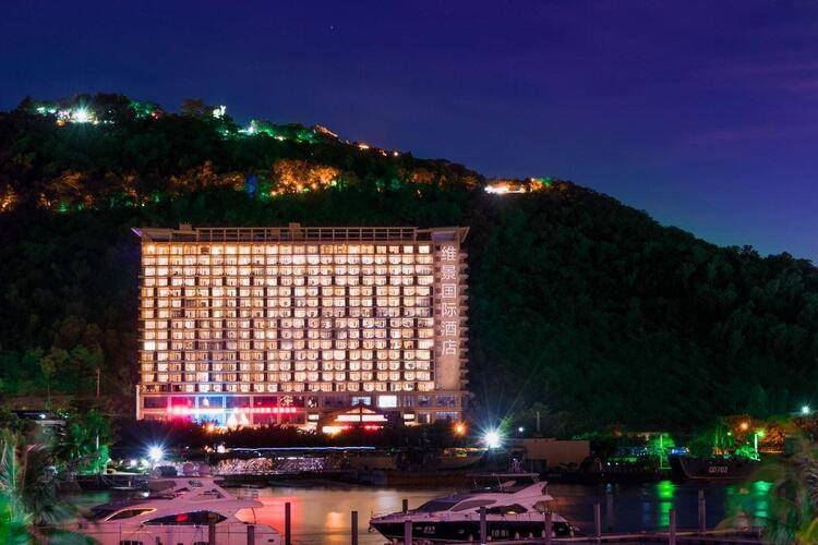 Grand Metropark Bay Hotel