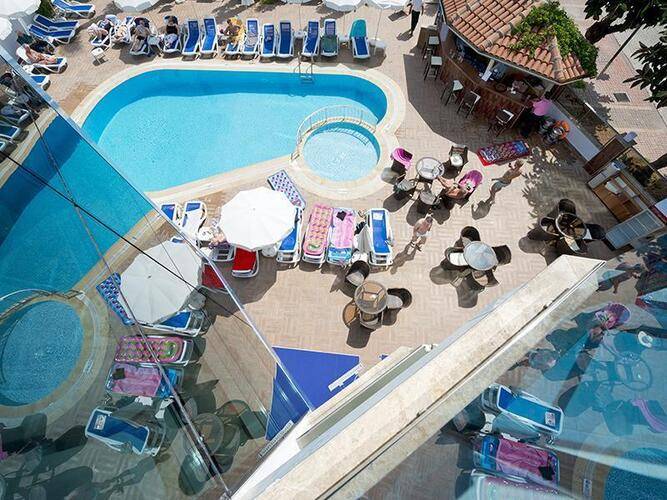 Parador Beach Hotel
