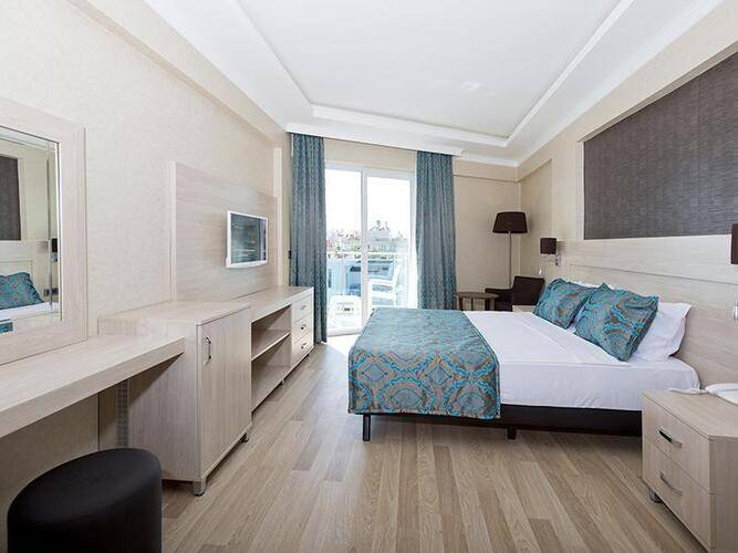 Parador Beach Hotel