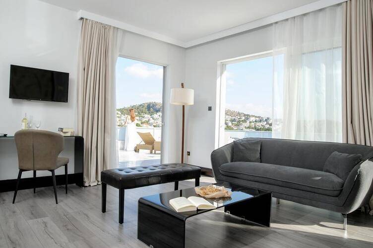 Athenian Riviera Hotel & Suites