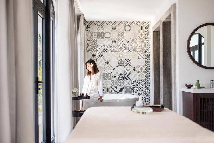 Melia Vinpearl Cam Ranh Beach Resort (Ex. Vinpearl Resort & Spa Long Beach Nha Trang)