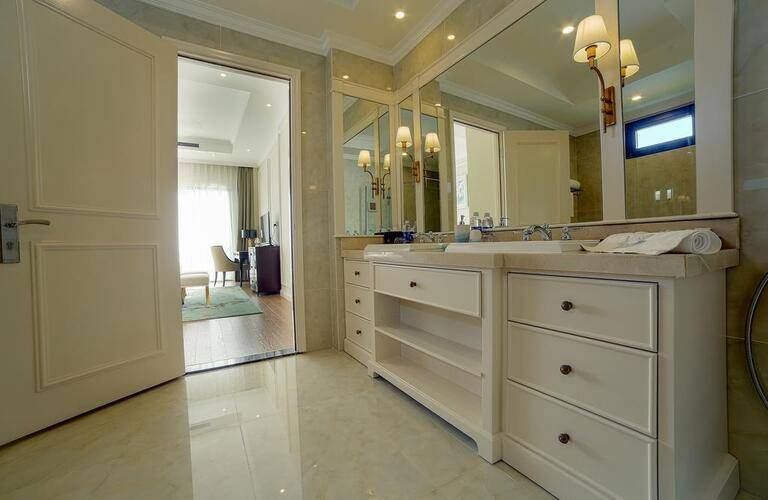 Melia Vinpearl Cam Ranh Beach Resort (Ex. Vinpearl Resort & Spa Long Beach Nha Trang)
