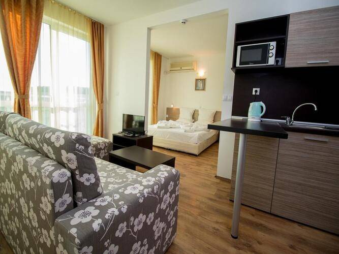 Clara Hotel