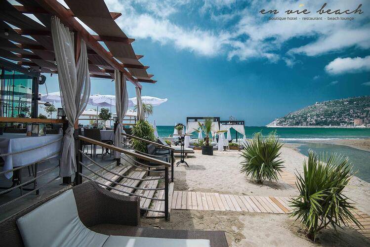 En Vie Beach Hotel