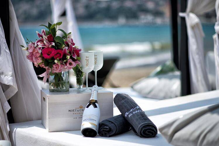 En Vie Beach Hotel