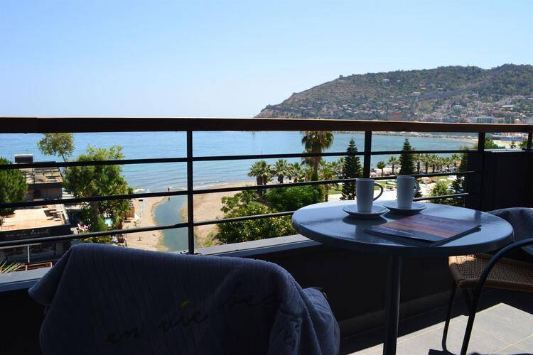 En Vie Beach Hotel