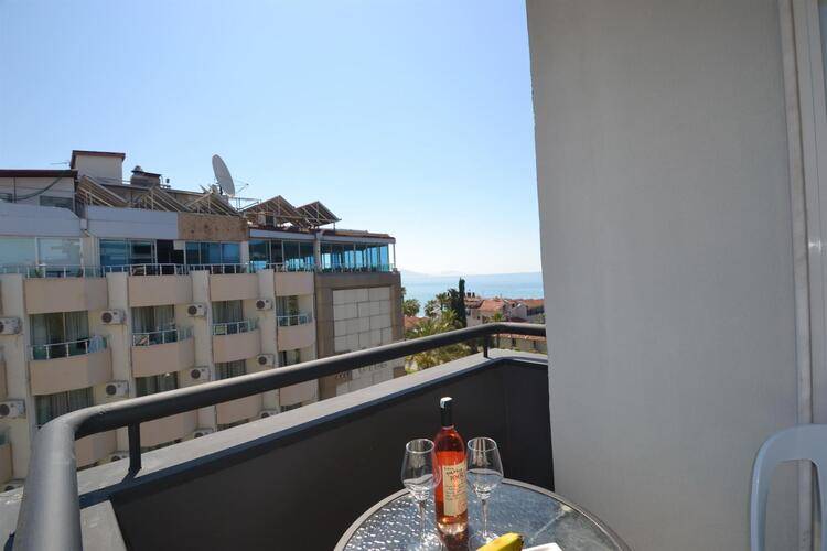 En Vie Beach Hotel