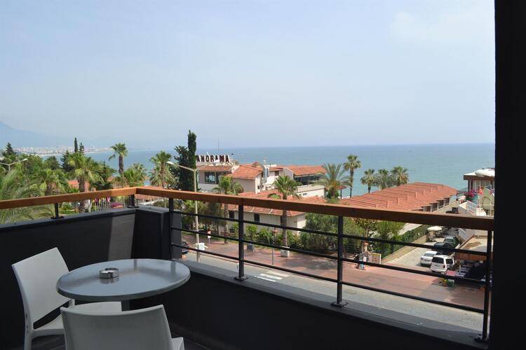En Vie Beach Hotel