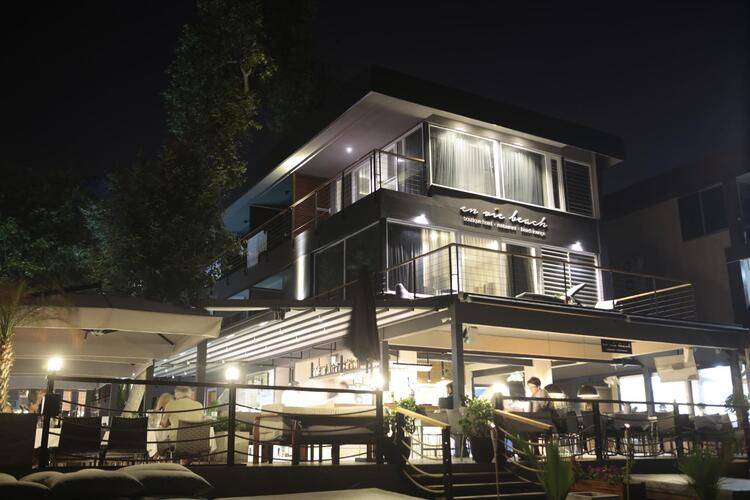 En Vie Beach Hotel
