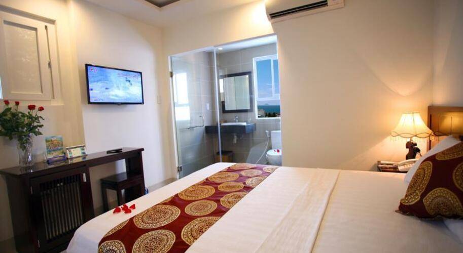 Azura Hotel