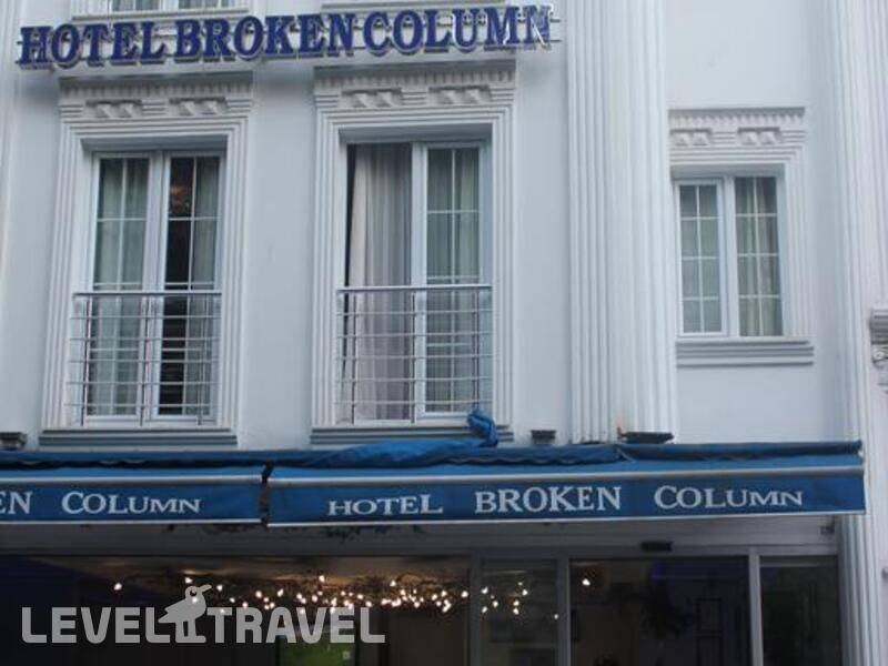 Фотография Broken Column Hotel