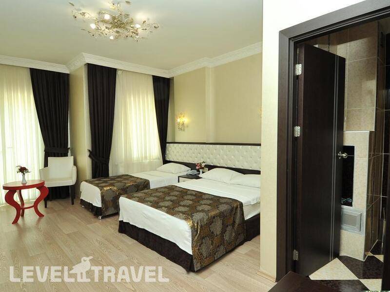 Фотография Broken Column Hotel