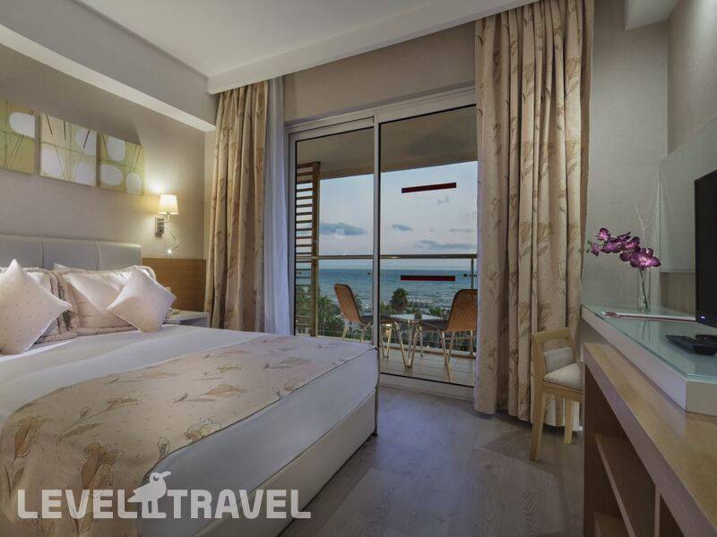Фотография Trendy Palm Beach