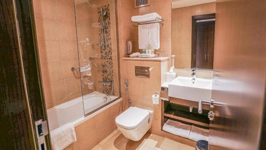Copthorne Downtown (Ex. Holiday Inn Abu Dhabi Downtown)