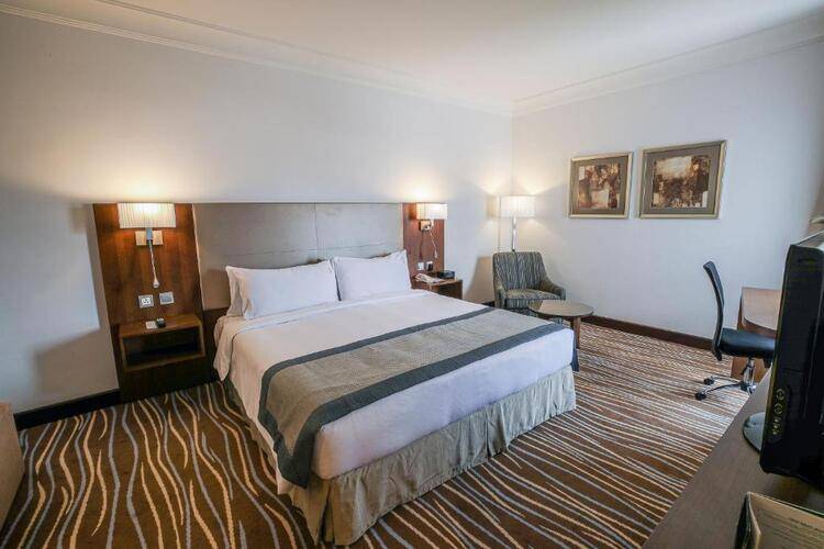 Copthorne Downtown (Ex. Holiday Inn Abu Dhabi Downtown)