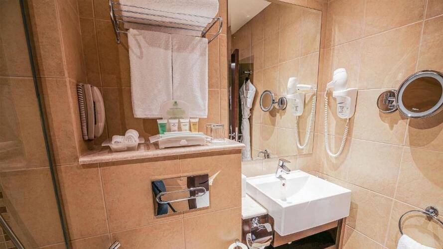 Copthorne Downtown (Ex. Holiday Inn Abu Dhabi Downtown)