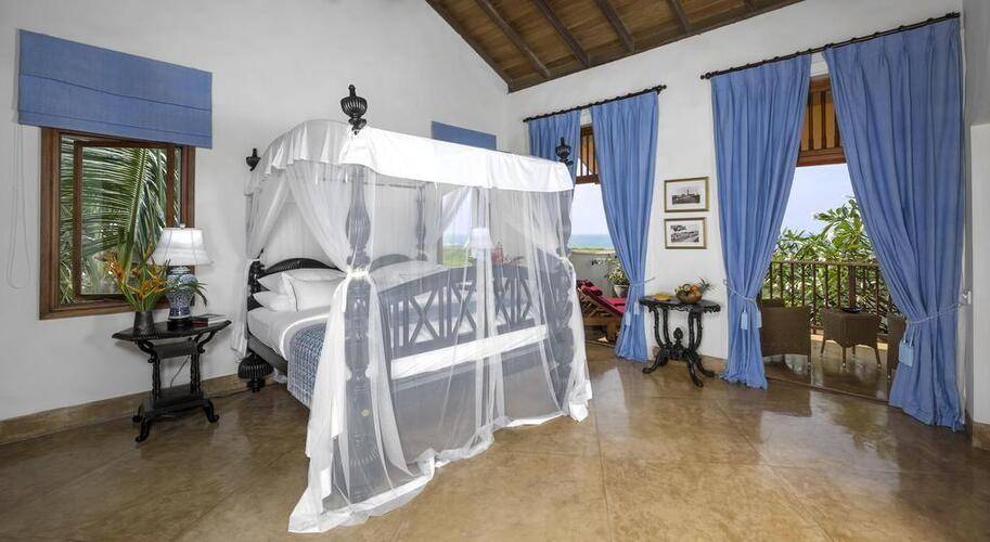 Thambili House