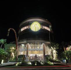 $item['hotel']['name']