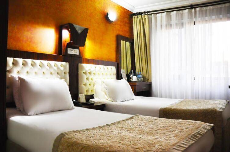 Elan Hotel