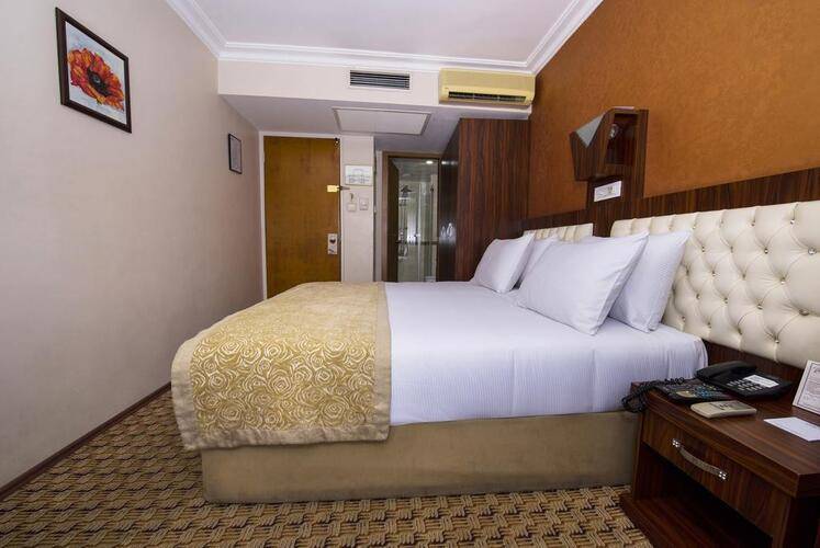 Elan Hotel