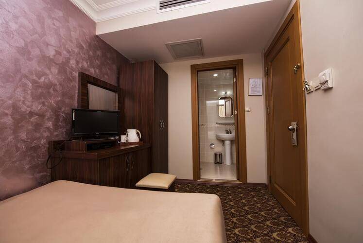 Elan Hotel