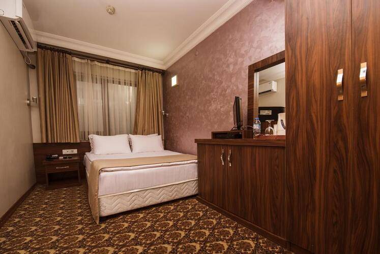 Elan Hotel