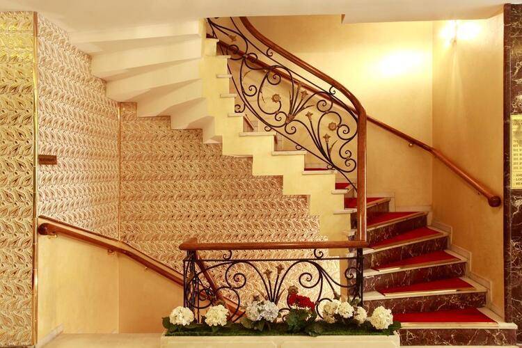 Elan Hotel