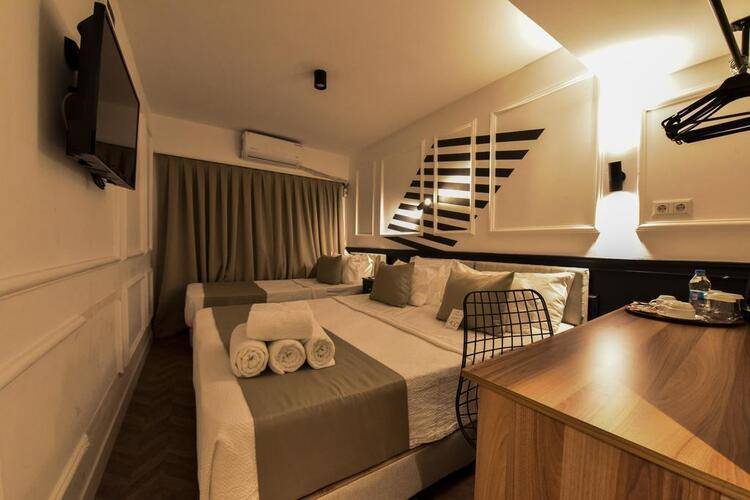 Elan Hotel