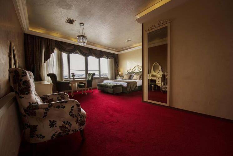 Elan Hotel