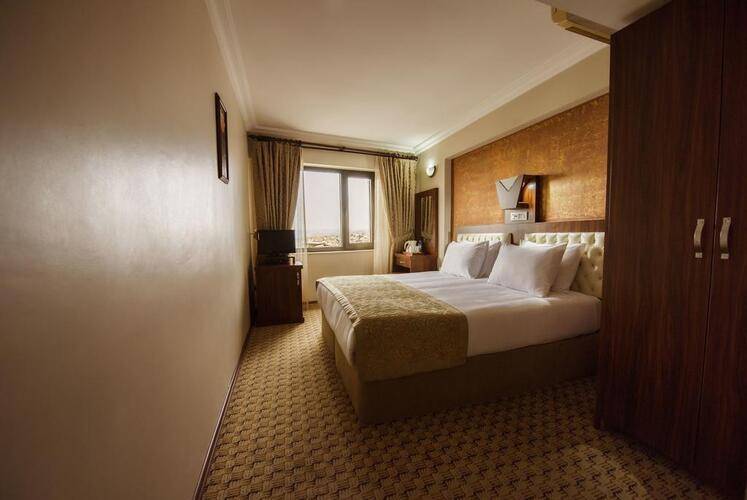 Elan Hotel