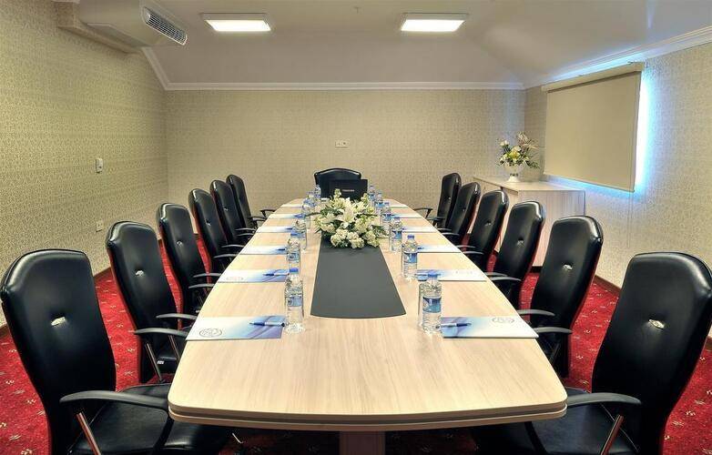 Rhiss Hotel Bostanci