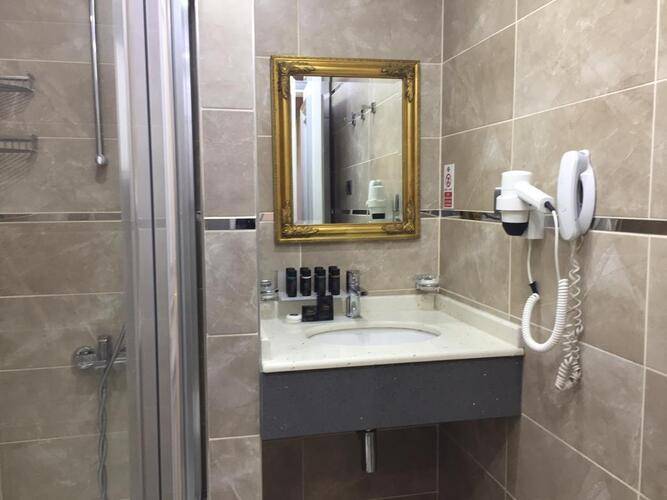 Sapphire Hotel