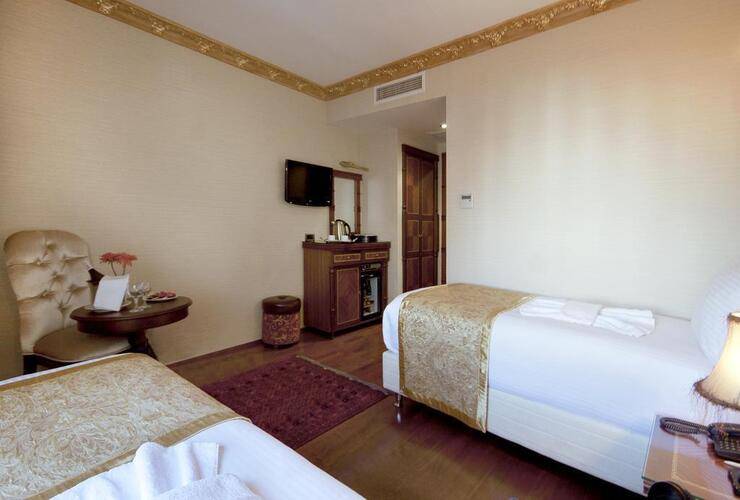 Sapphire Hotel