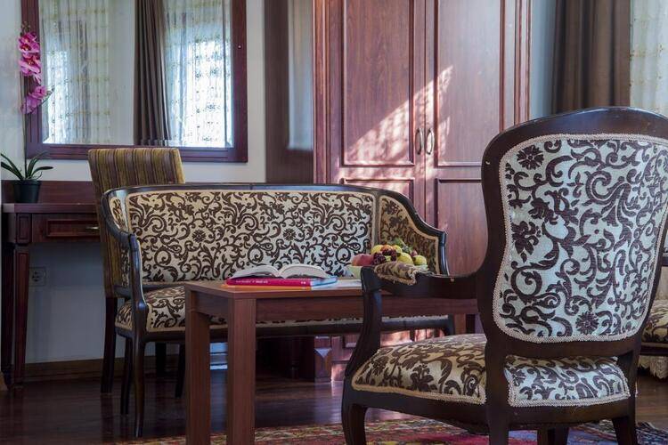 Tashkonak Studio Suites