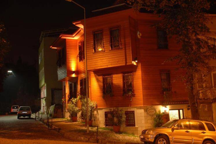 Tashkonak Studio Suites
