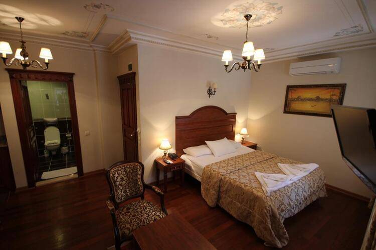 Tashkonak Studio Suites