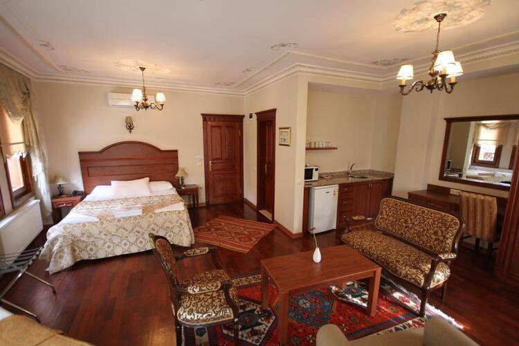 Tashkonak Studio Suites