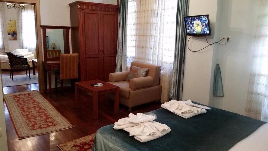 Tashkonak Studio Suites