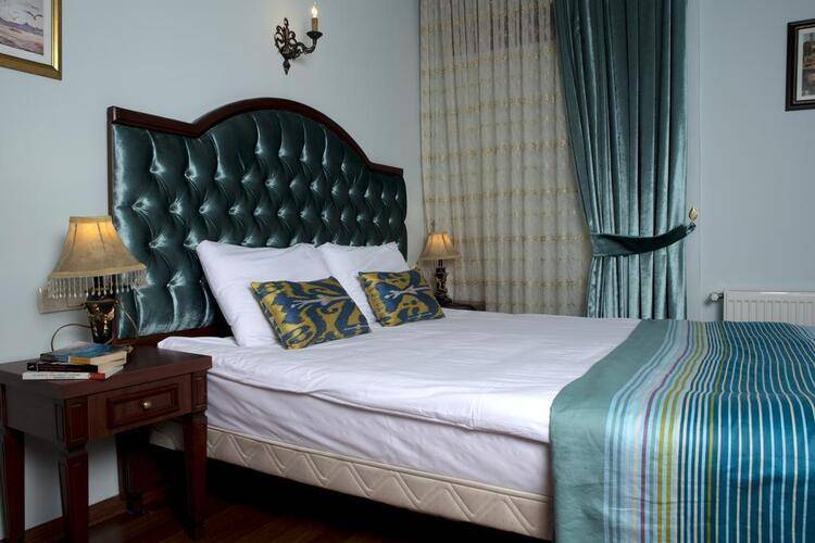 Tashkonak Studio Suites