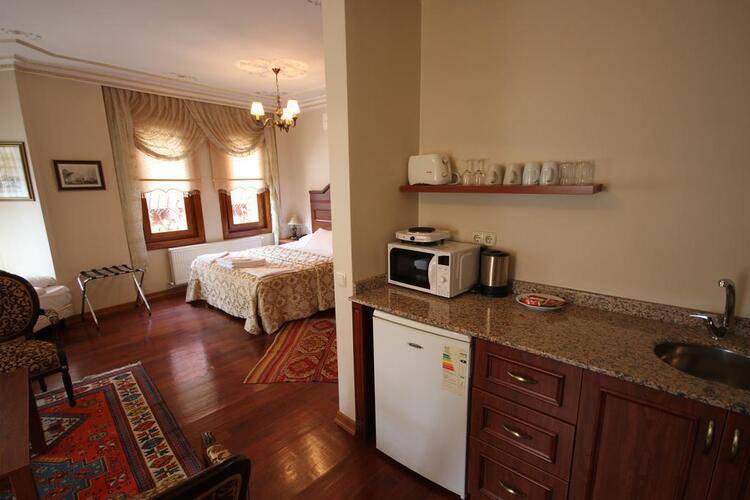 Tashkonak Studio Suites