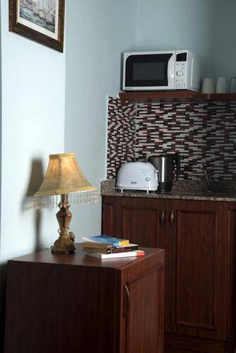 Tashkonak Studio Suites