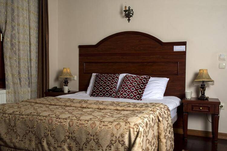Tashkonak Studio Suites