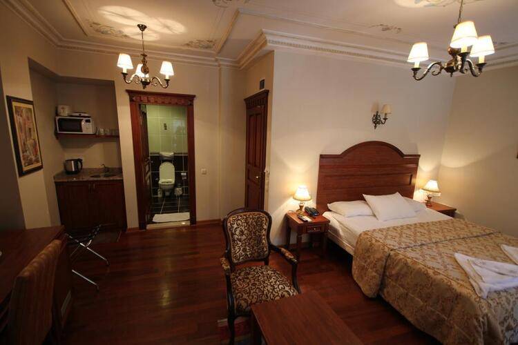 Tashkonak Studio Suites